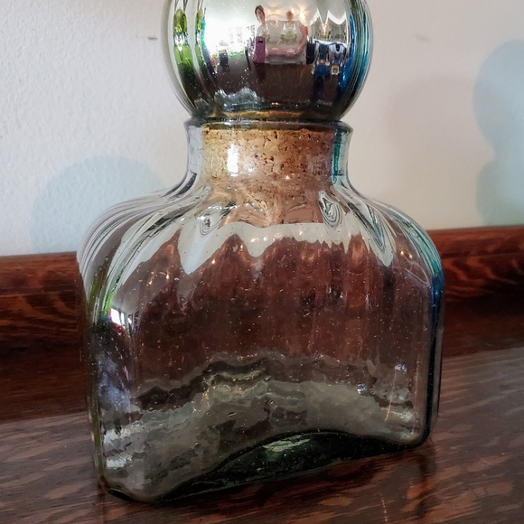 Vintage decanter w/mercury glass top - Picture 3 of 11